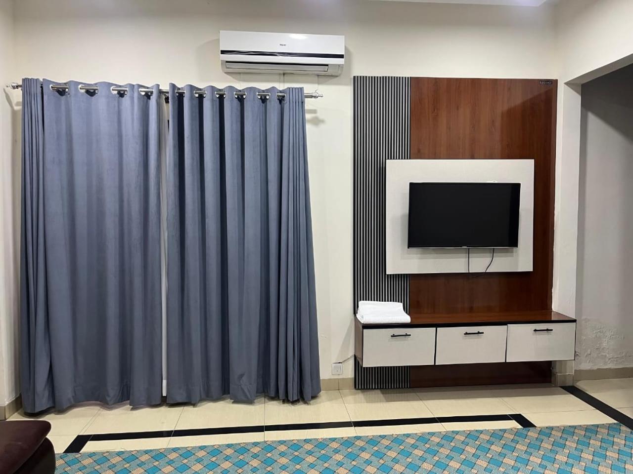 Rose Valet Guest House Islamabad Exterior photo