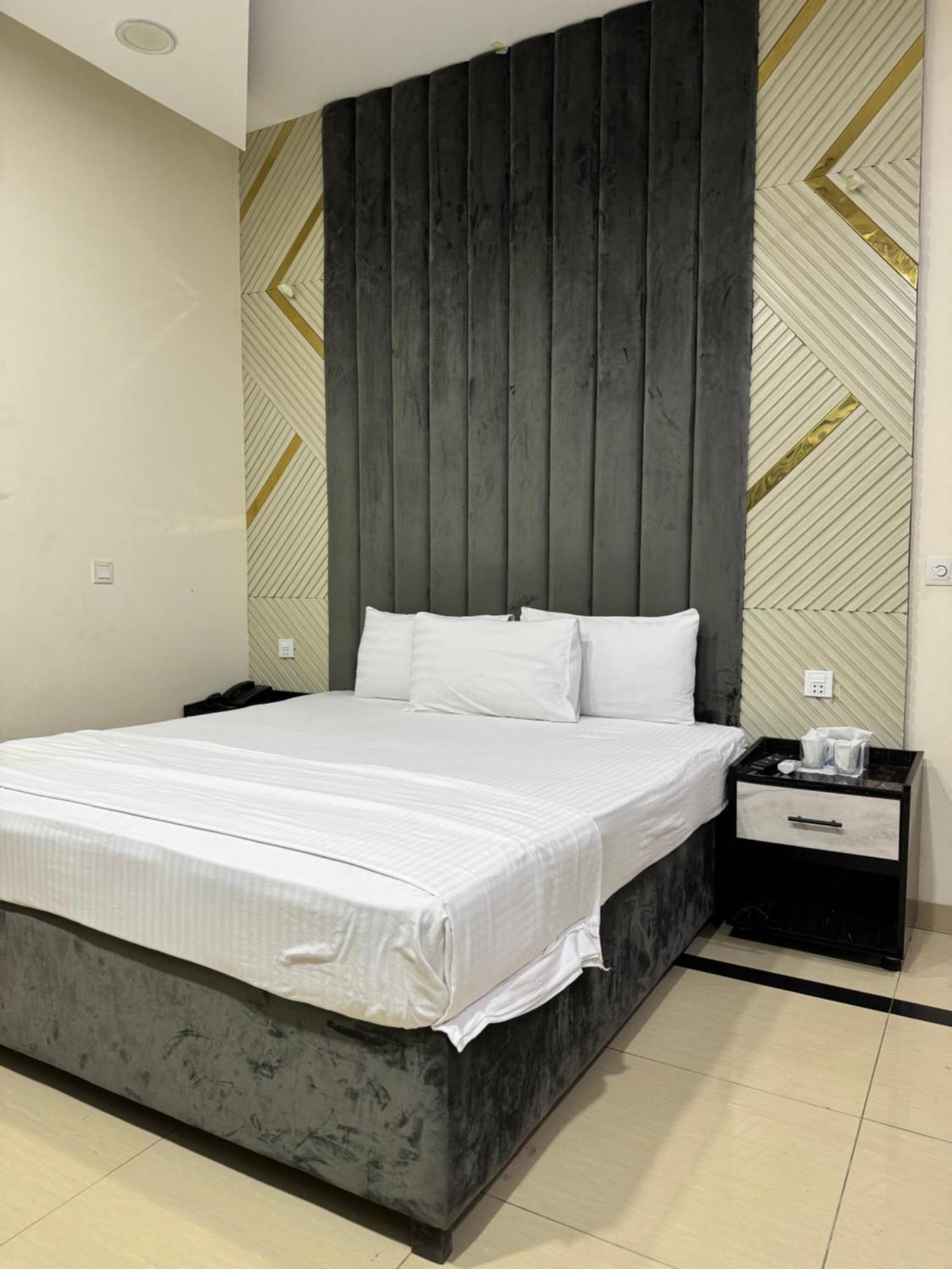 Rose Valet Guest House Islamabad Exterior photo
